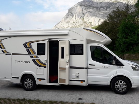 Karavan Benimar Tessoro 442