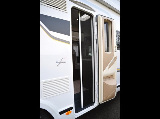 Karavan Benimar Sport 363